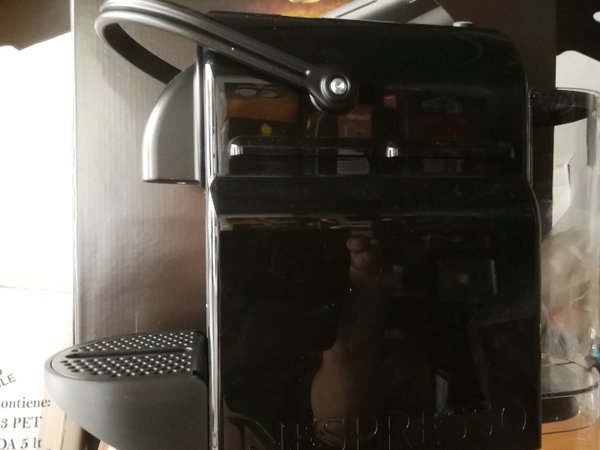 Nespresso® Maschine Inissia EN80.B De Longhi inklusive 100 Kapseln Espresso 70 nach Wahl
